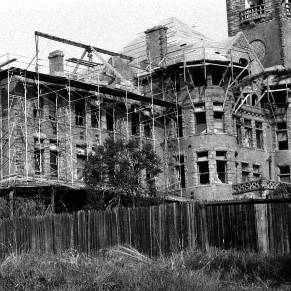 an old photo of a bridge